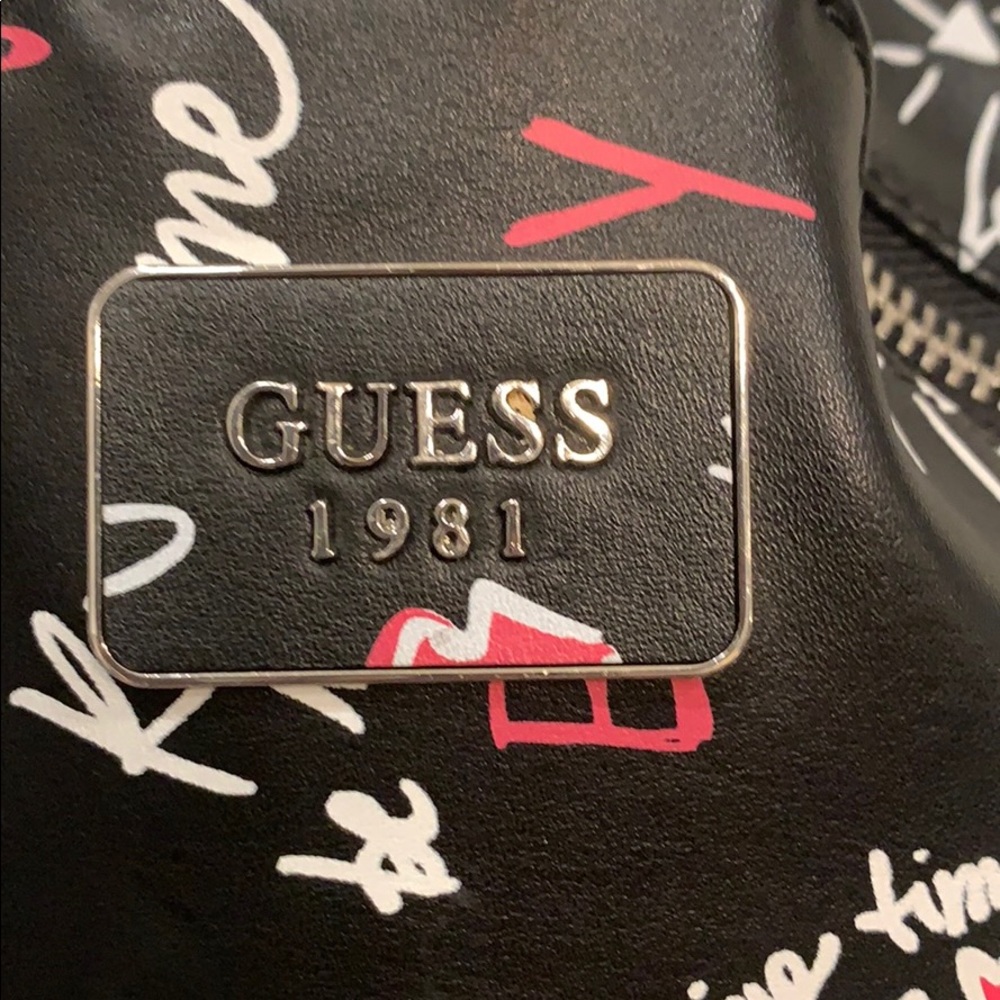 Guess backpack purse - Picture 2 of 4